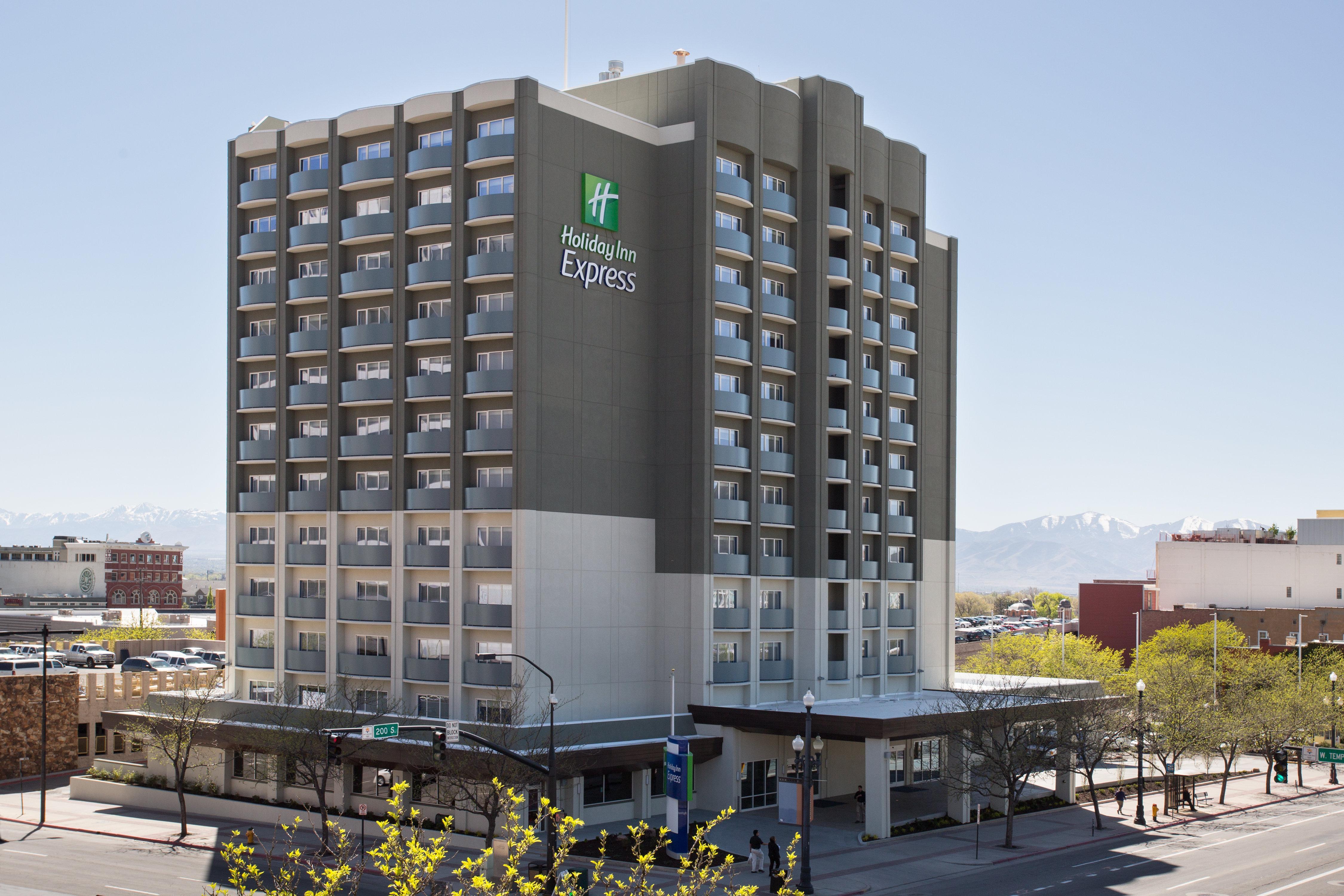 Holiday Inn Express & Suites Memphis Arpt Elvis Presley Blv, An Ihg Hotel Exterior photo